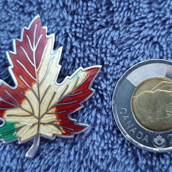 Mid-Century BMCO Canadian Maple Leaf Enamel Sterling Silver Lapel Pin Brooch - Picture 7 of 10